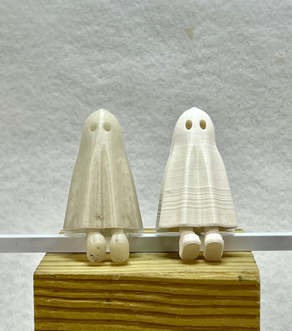 Zou Ghost a Friendly Halloween TicTok Ghost Key Chain With Hidden Feet Trick or Treat Décor