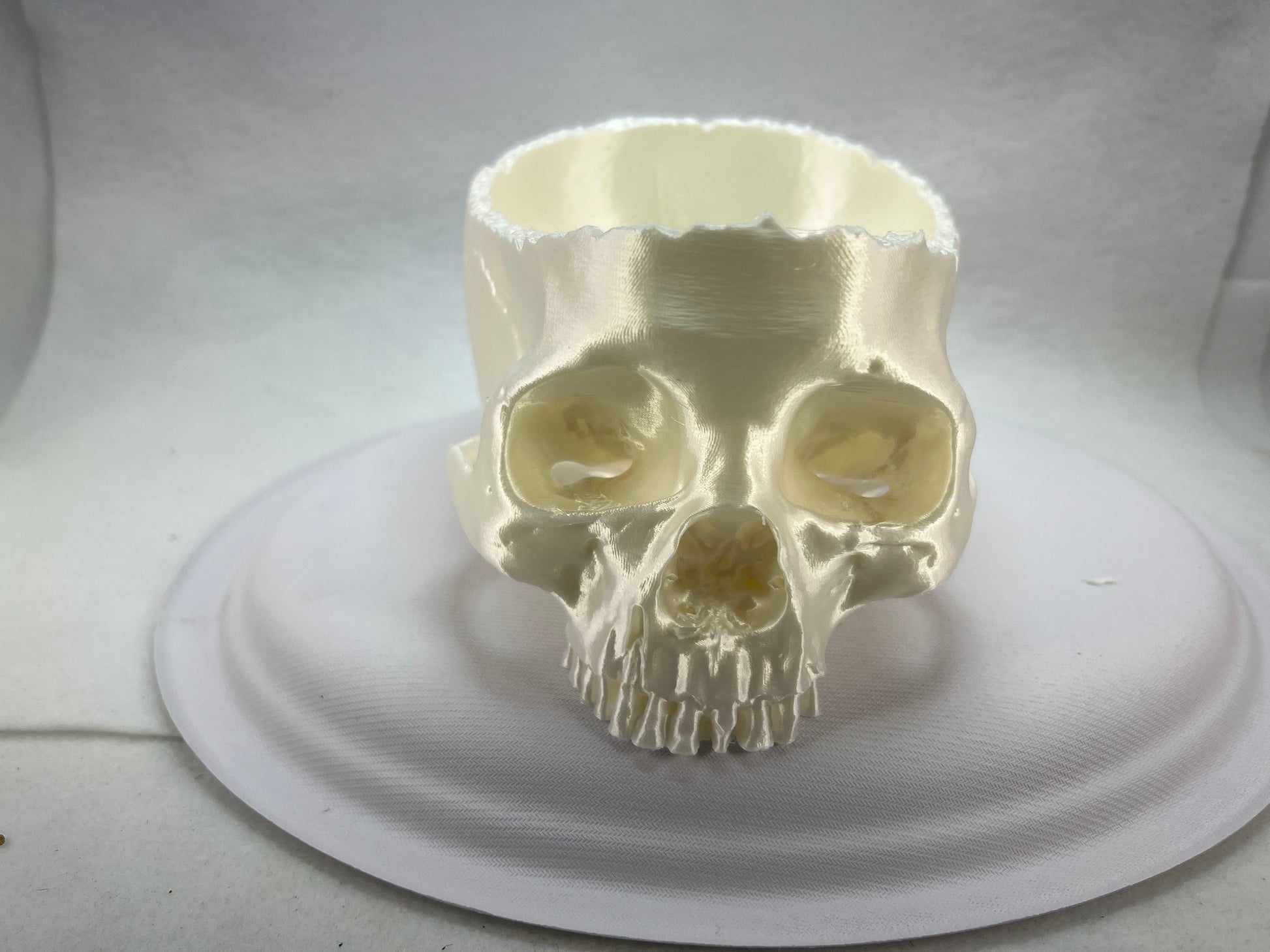 Spooktacular Halloween Skull Candy Bowl – Perfect for Trick or Treat Delights!